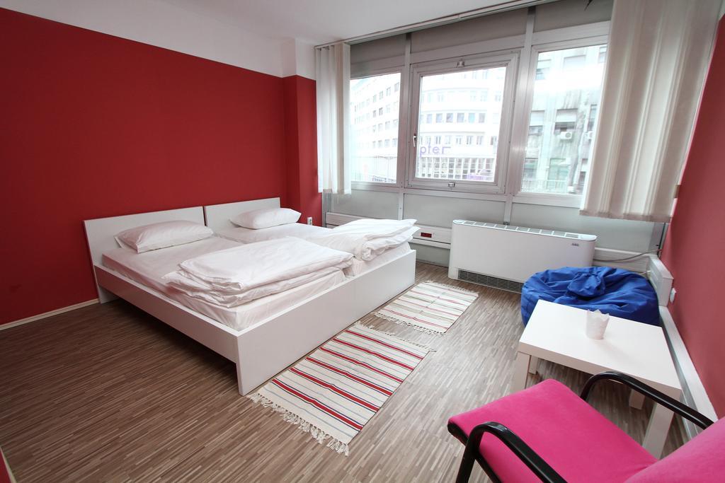 Dc Hostel Белград Стая снимка