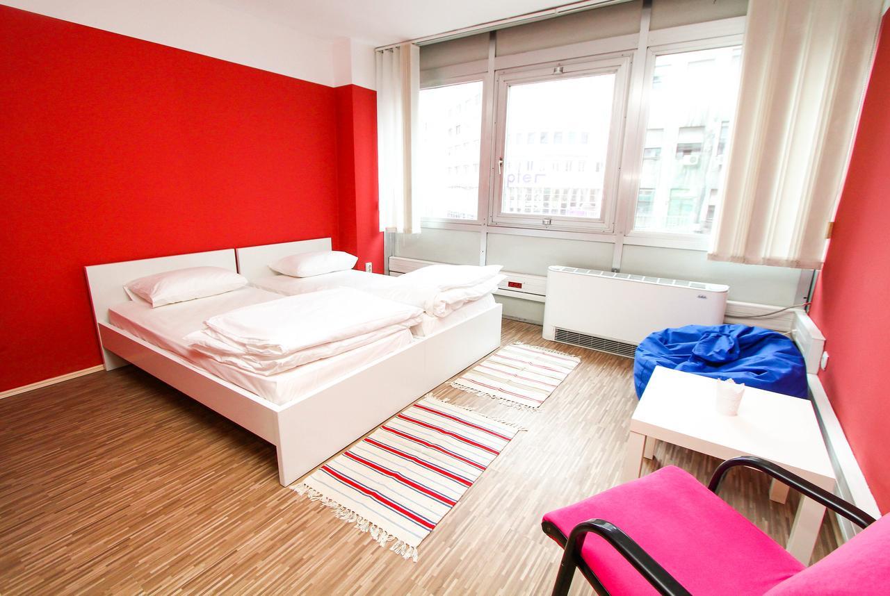 Dc Hostel Белград Стая снимка